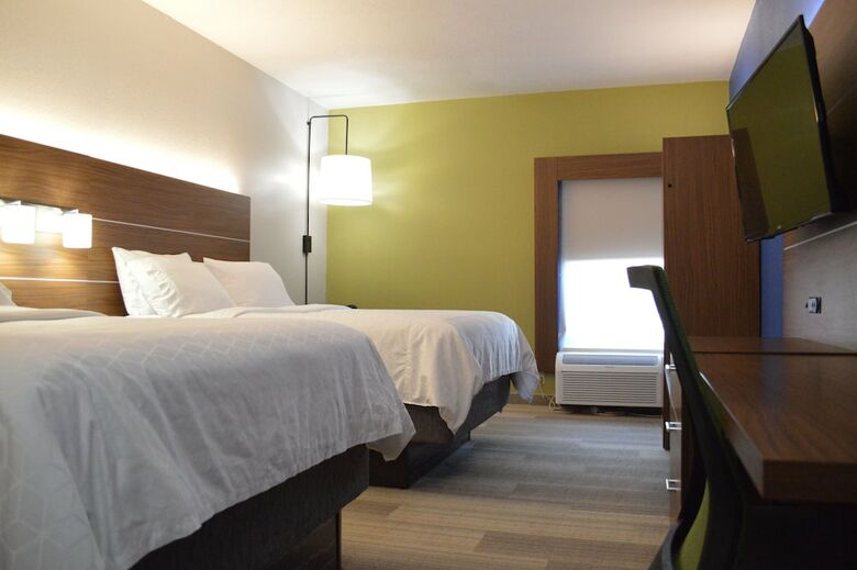 Holiday Inn Express Hotel & Suites Batesville
