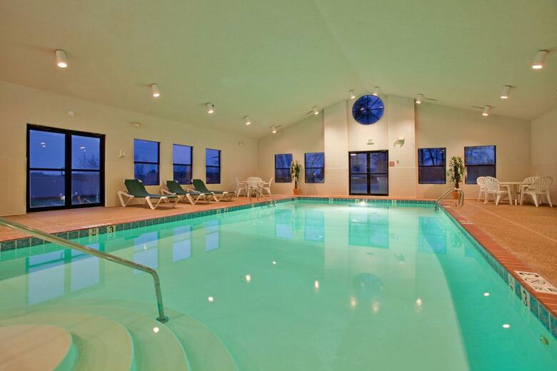 Holiday Inn Express Hotel & Suites Batesville