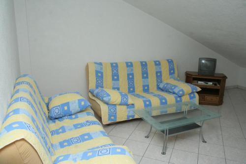 Apartments By The Sea Rogoznica - 4255