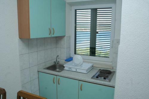Apartments By The Sea Rogoznica - 4255