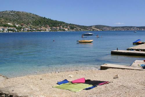 Apartments By The Sea Rogoznica - 4255
