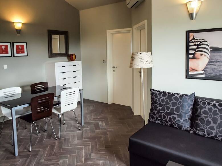 Apartments Macaklin