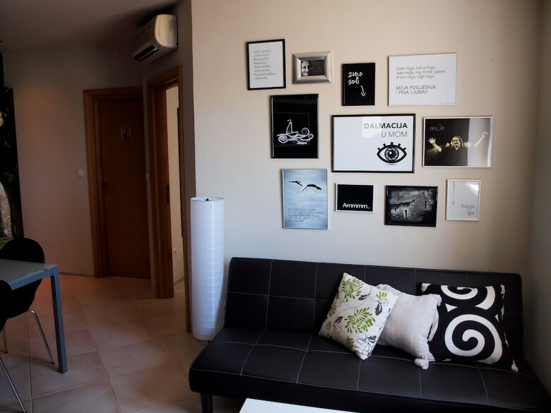 Apartments Macaklin