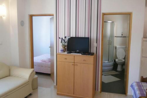 Apartments By The Sea Valun (cres) - 8086