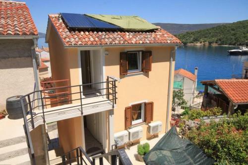 Apartments By The Sea Valun (cres) - 8086