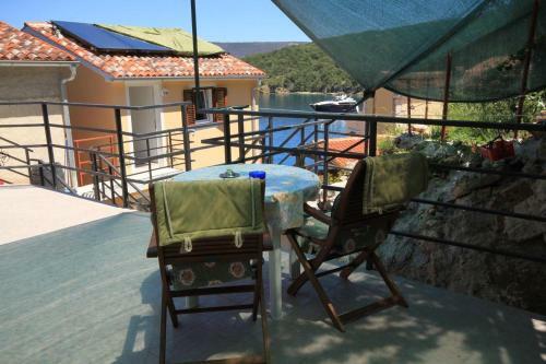 Apartments By The Sea Valun (cres) - 8086