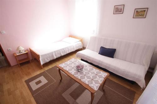 Apartment In Dramalj 5784