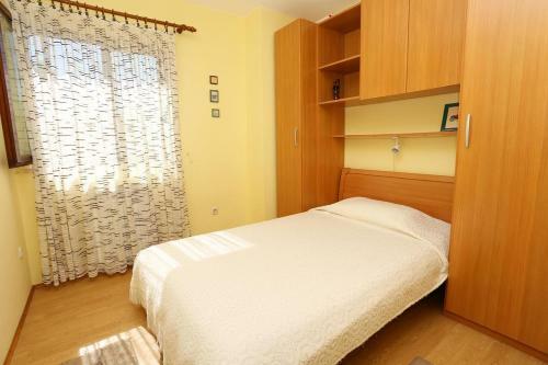 Apartments With A Parking Space Kneza (Korcula) - 4343