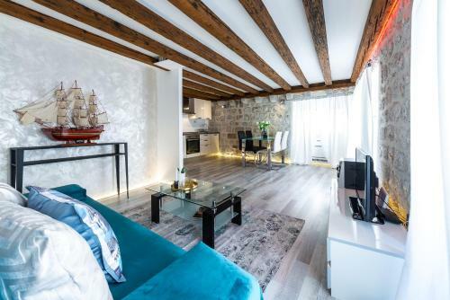 Apartment 4 You