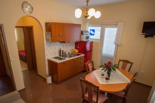 Apartment Orebic 4500a