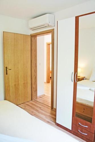 Apartments With A Parking Space Dramalj (Crikvenica) - 5592