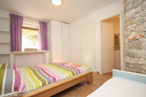 Apartment Basanija 7148b