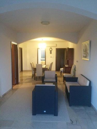 Apartment Sveti Filip I Jakov 4299a
