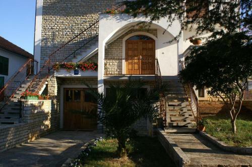 Apartment Sveti Filip I Jakov 4299a