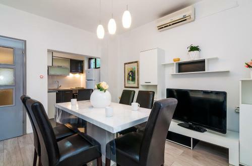 Apartments An?elo