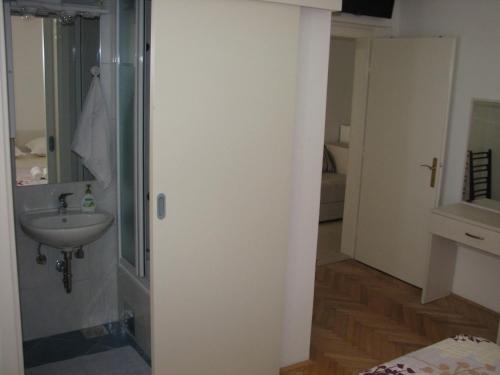 Apartment Pand?i?