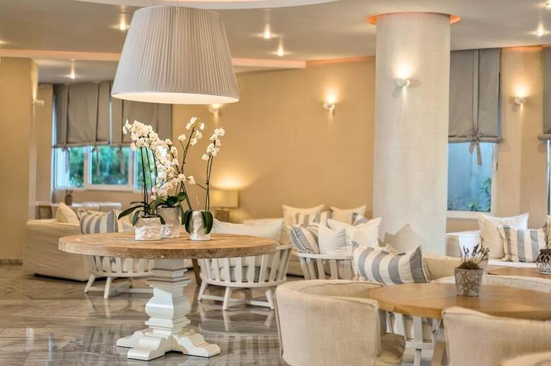 Nefeli Hotel