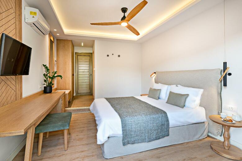 Nefeli Hotel