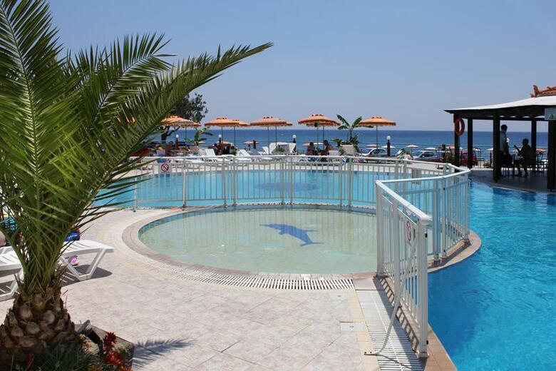 Hotel Kamari Beach