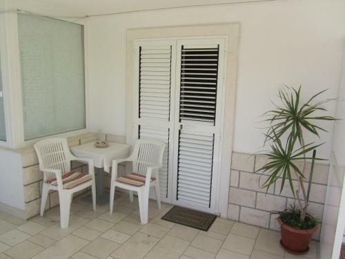 Shell Bay Apartments