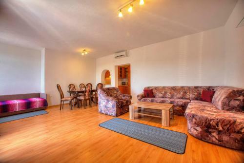 Apartments Peran
