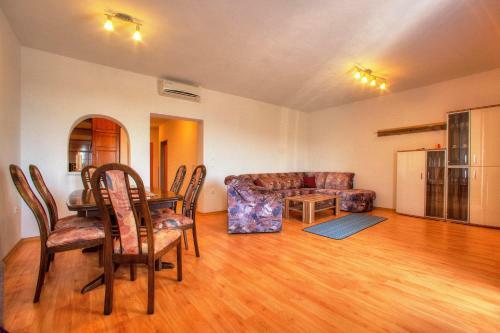 Apartments Peran