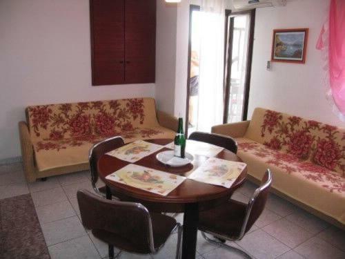 Apartment Bo�idar