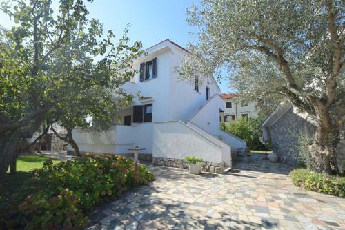 Apartments Gacina