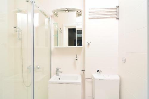 Hostal Apartments And Rooms Kampanel