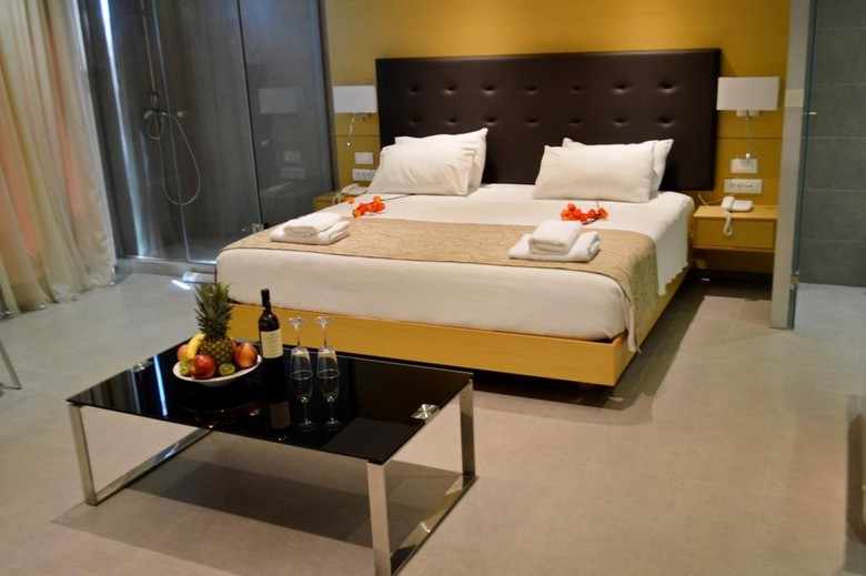 Atlantis City Hotel