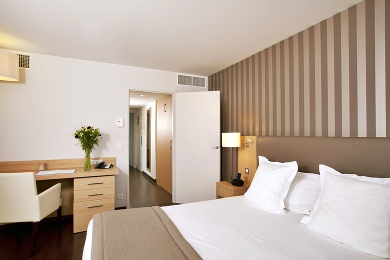 Hotel Residhome Nantes Berges De La Loire