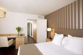 Hotel Residhome Nantes Berges De La Loire