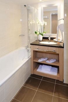Hotel Residhome Nantes Berges De La Loire