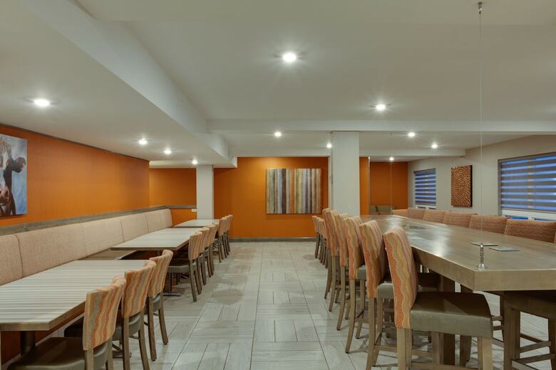 Hotel Lakeview Inn & Suites Frederiction