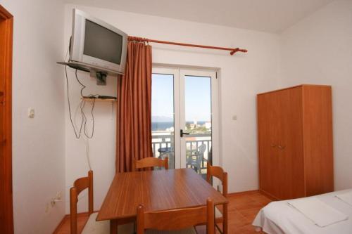 Apartments With A Parking Space Gradac (makarska) - 6724