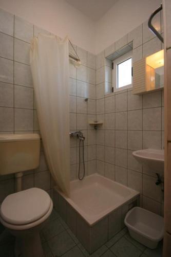 Apartments With A Parking Space Gradac (makarska) - 6724