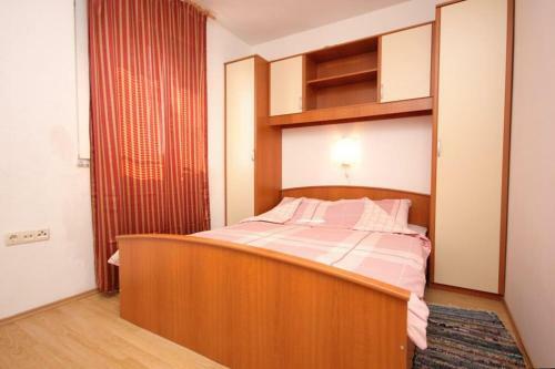 Apartment Pasman 8217b