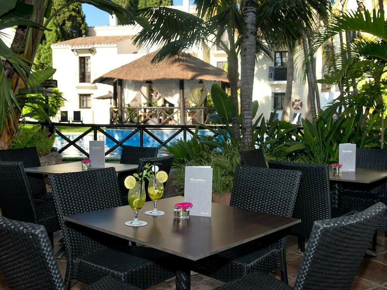 Hotel Bluebay Ban�s