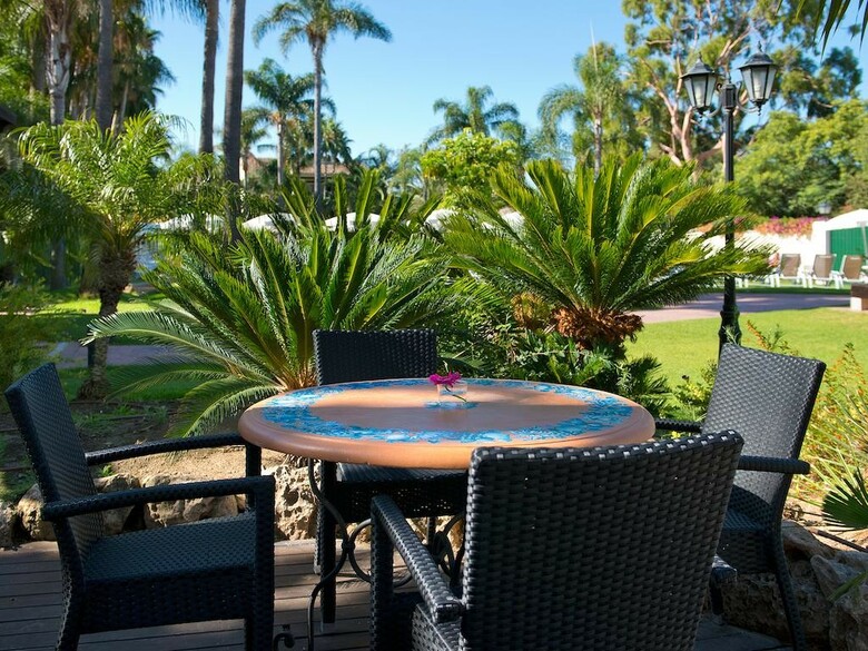 Hotel Bluebay Ban�s