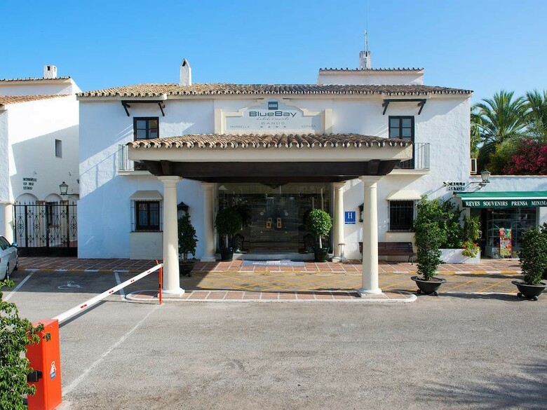Hotel Bluebay Ban�s
