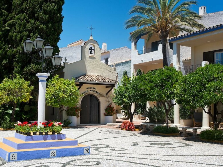 Hotel Bluebay Ban�s