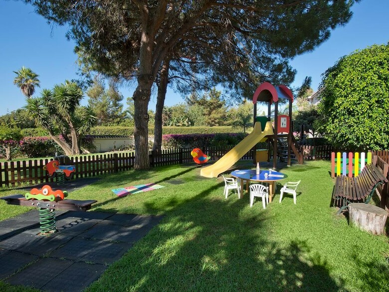Hotel Bluebay Ban�s