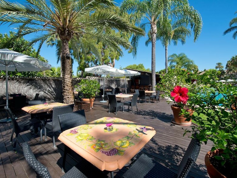 Hotel Bluebay Ban�s