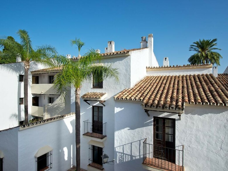 Hotel Bluebay Ban�s