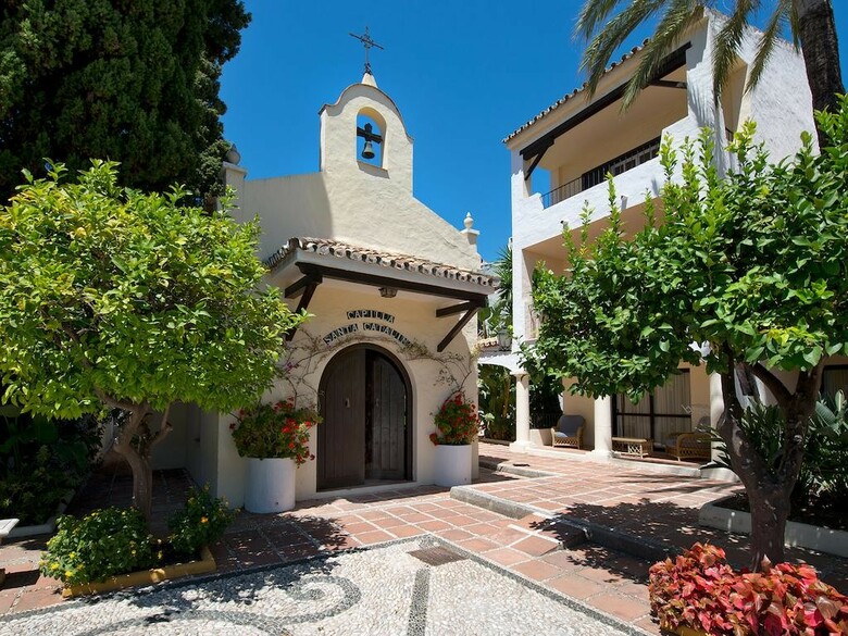 Hotel Bluebay Ban�s