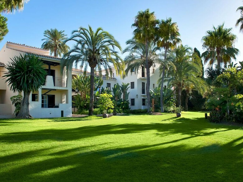 Hotel Bluebay Ban�s