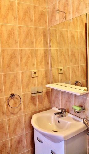 Apartments Gubo