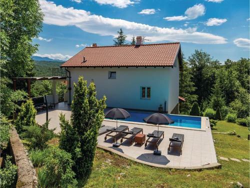 Four-bedroom Holiday Home Jurdani With A Fireplace 08