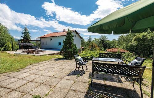 Four-bedroom Holiday Home Jurdani With A Fireplace 08