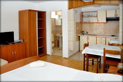 Apartments Lumbarda